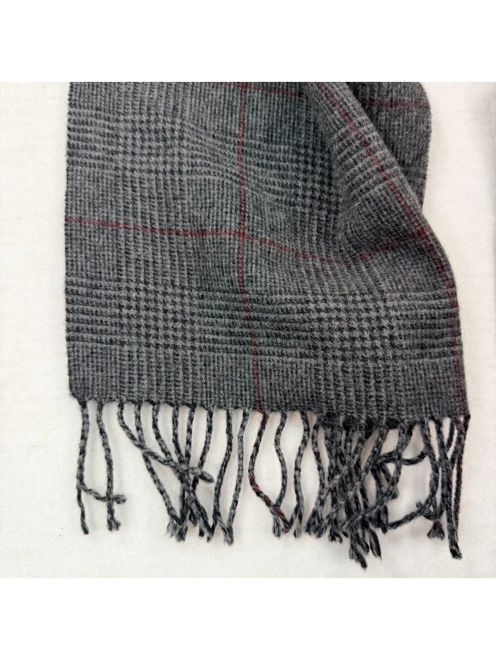 Club Room 100% Cashmere Scarf Mens Gray Prince of Wales Plaid Red Windowpane